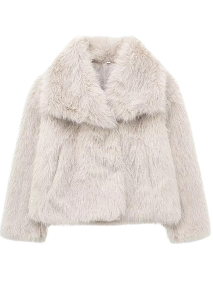 Beautifully Finished Coat in a Timeless Design