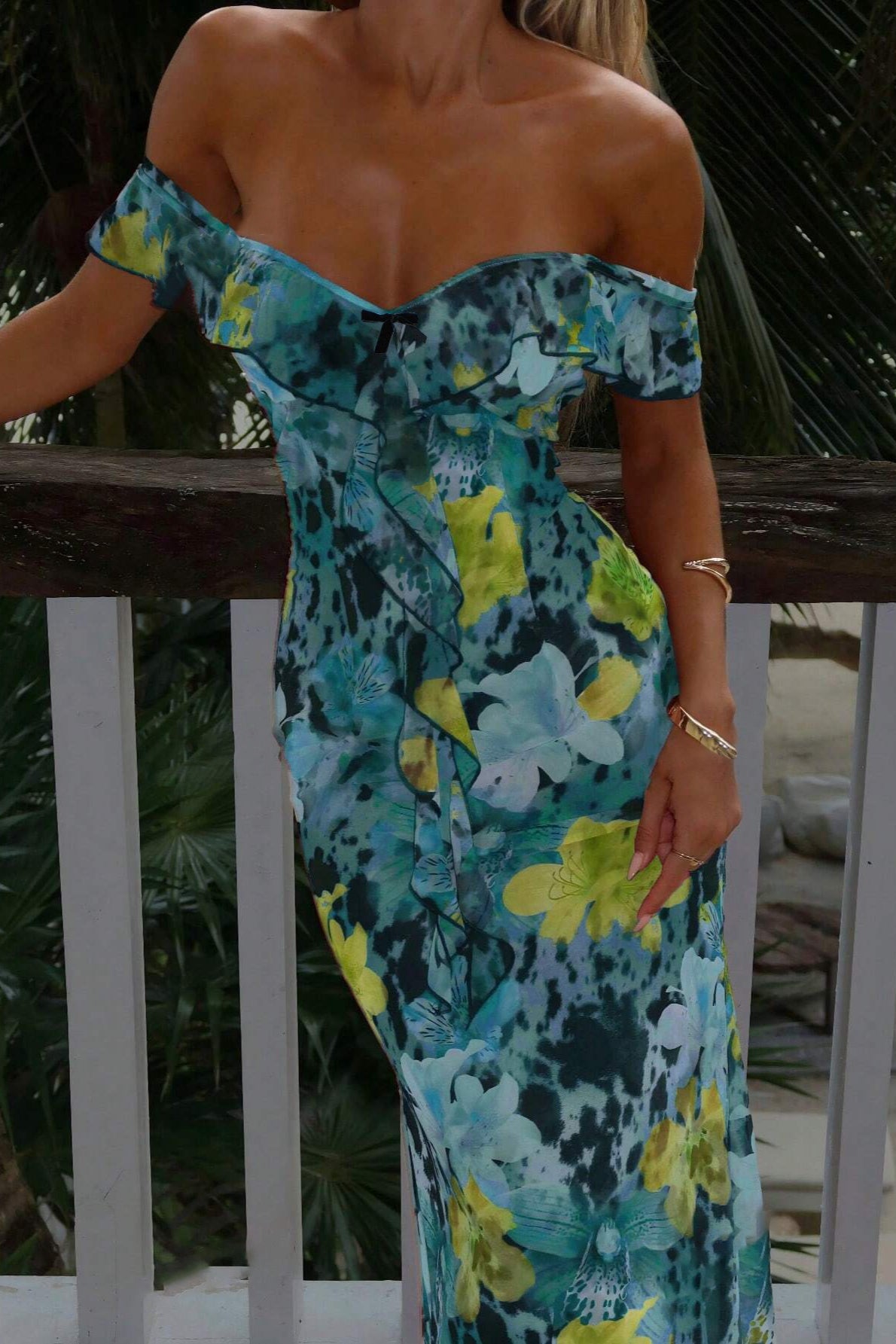 Gracefully Styled Dress for Any Occasion