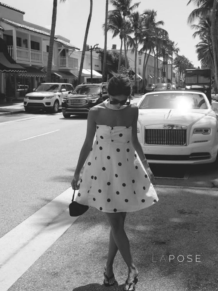 Effortlessly Elegant Dress with a Timeless Design