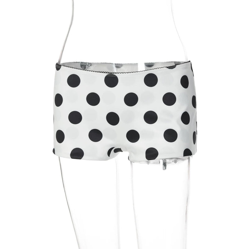 Well Tailored Garment with a Graceful Silhouette