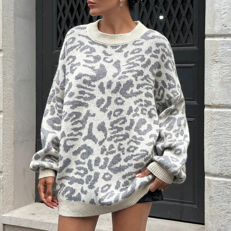 Well Tailored Sweater with a Graceful Silhouette