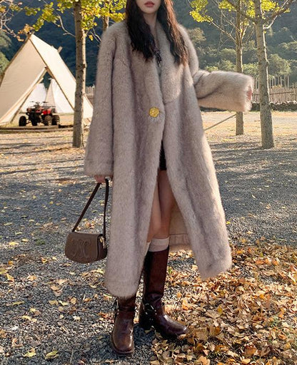 Classic Vintage & Enduringly Stylish Coat