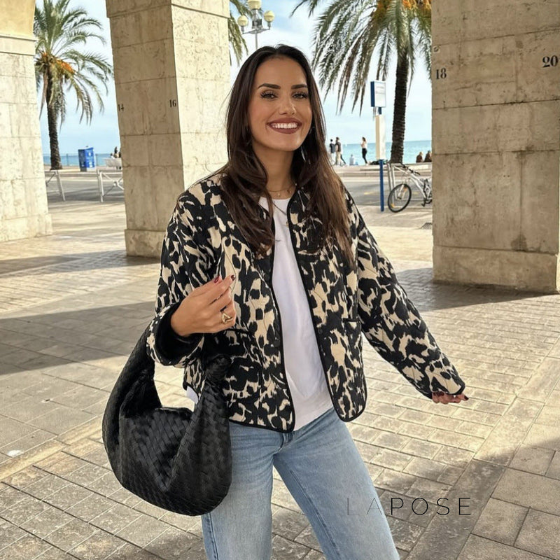 Well Tailored Jacket with a Graceful Silhouette