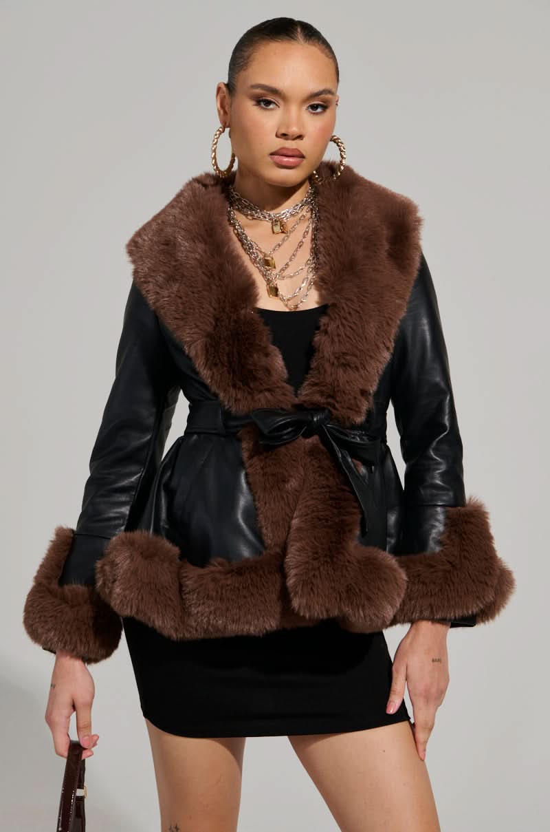 Beautifully Finished Coat in a Timeless Design