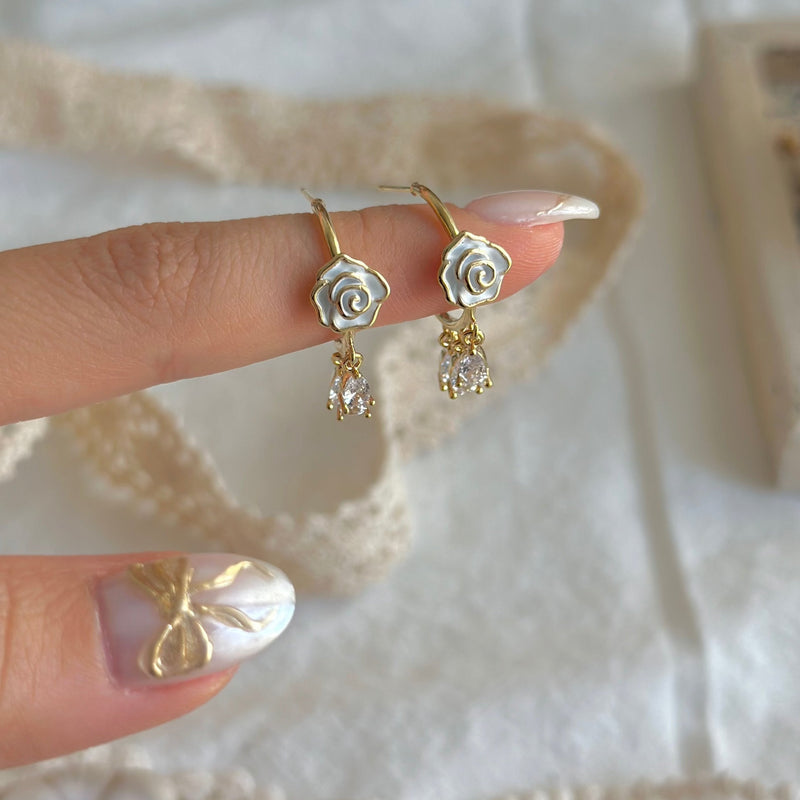[] Emilia White Rose Earrings