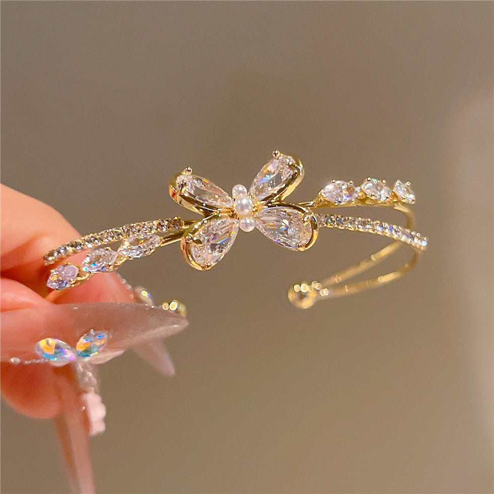 Alizae Bow Bracelet