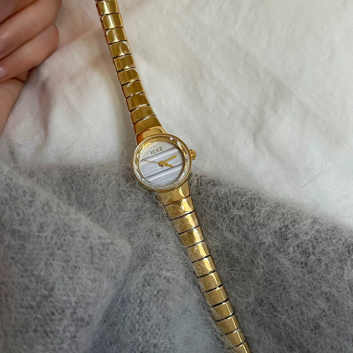 Round Dial Bracelet Watch