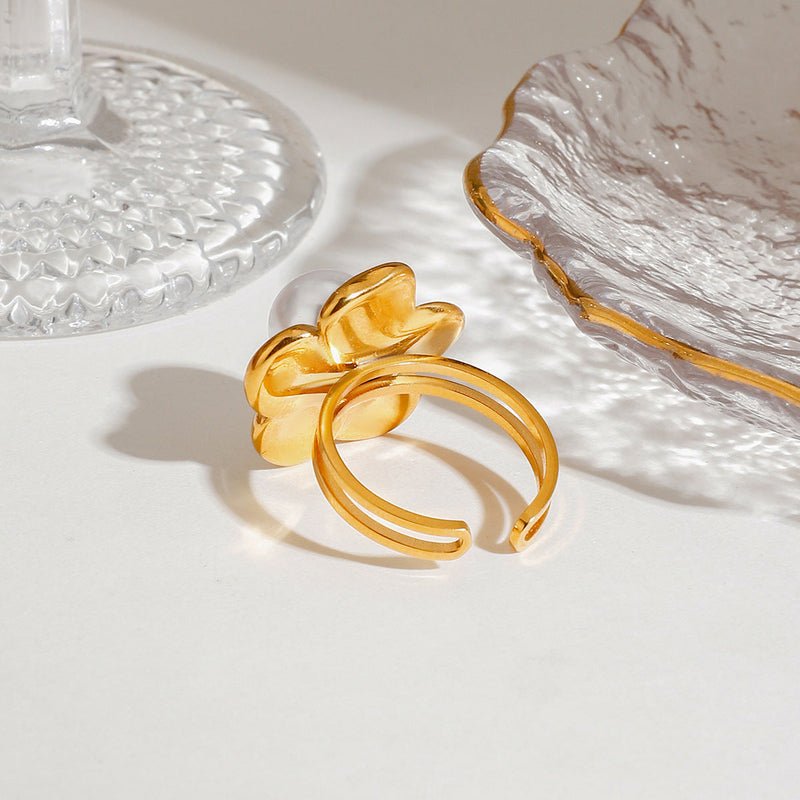 Daisy Pearl Adjustable Ring