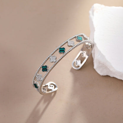 Arianny Sparkling Clover Bracelet