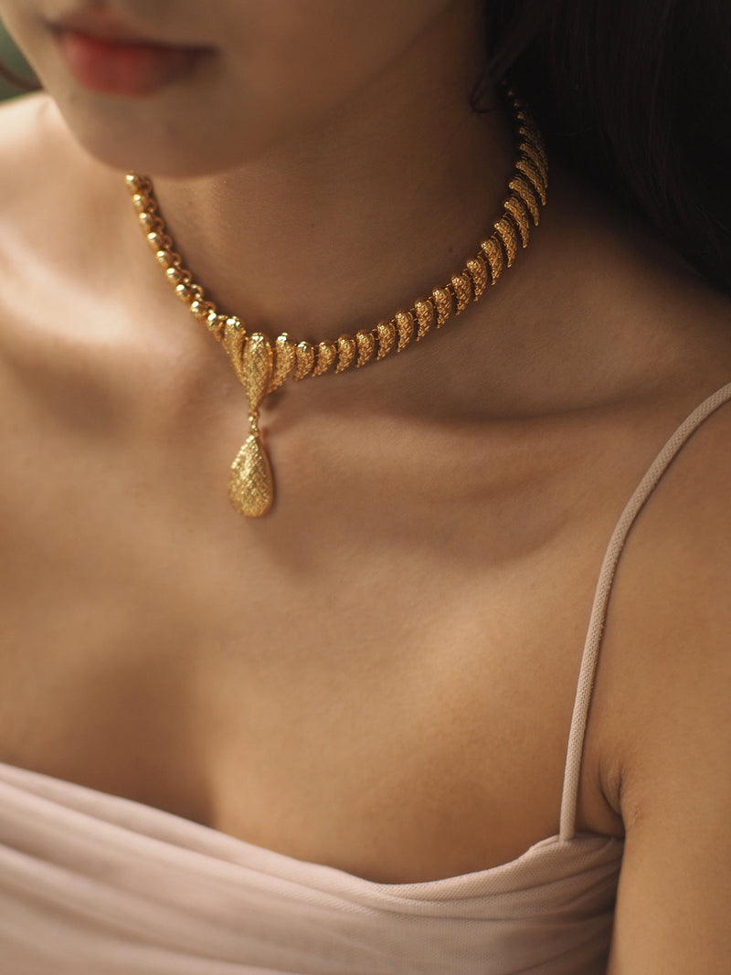 Solene Textured Drop Choker Necklace