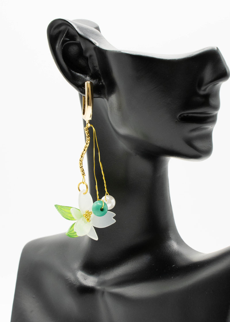 White Flower Tasseled Acrylic Drop Earrings