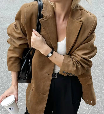Effortlessly Elegant Garment with a Timeless Design