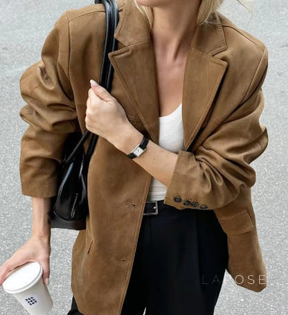 Effortlessly Elegant Garment with a Timeless Design