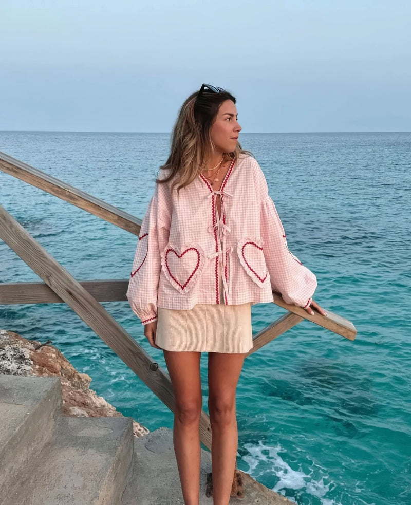 Beautifully Finished Top in a Timeless Design