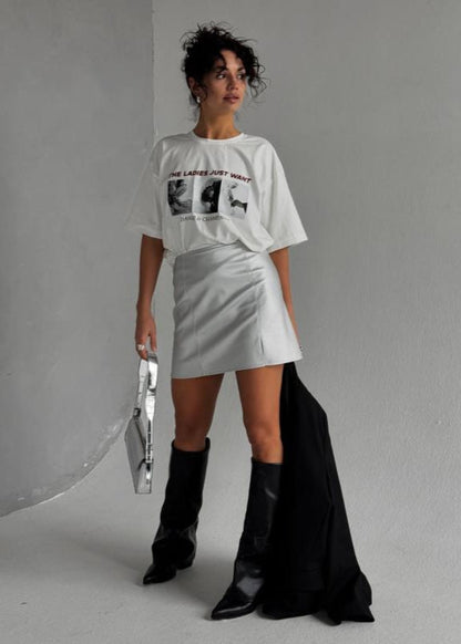 Well Tailored T-Shirt with a Graceful Silhouette