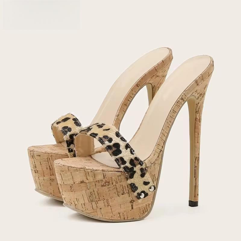 Classic Vintage Heels with a Flattering Fit