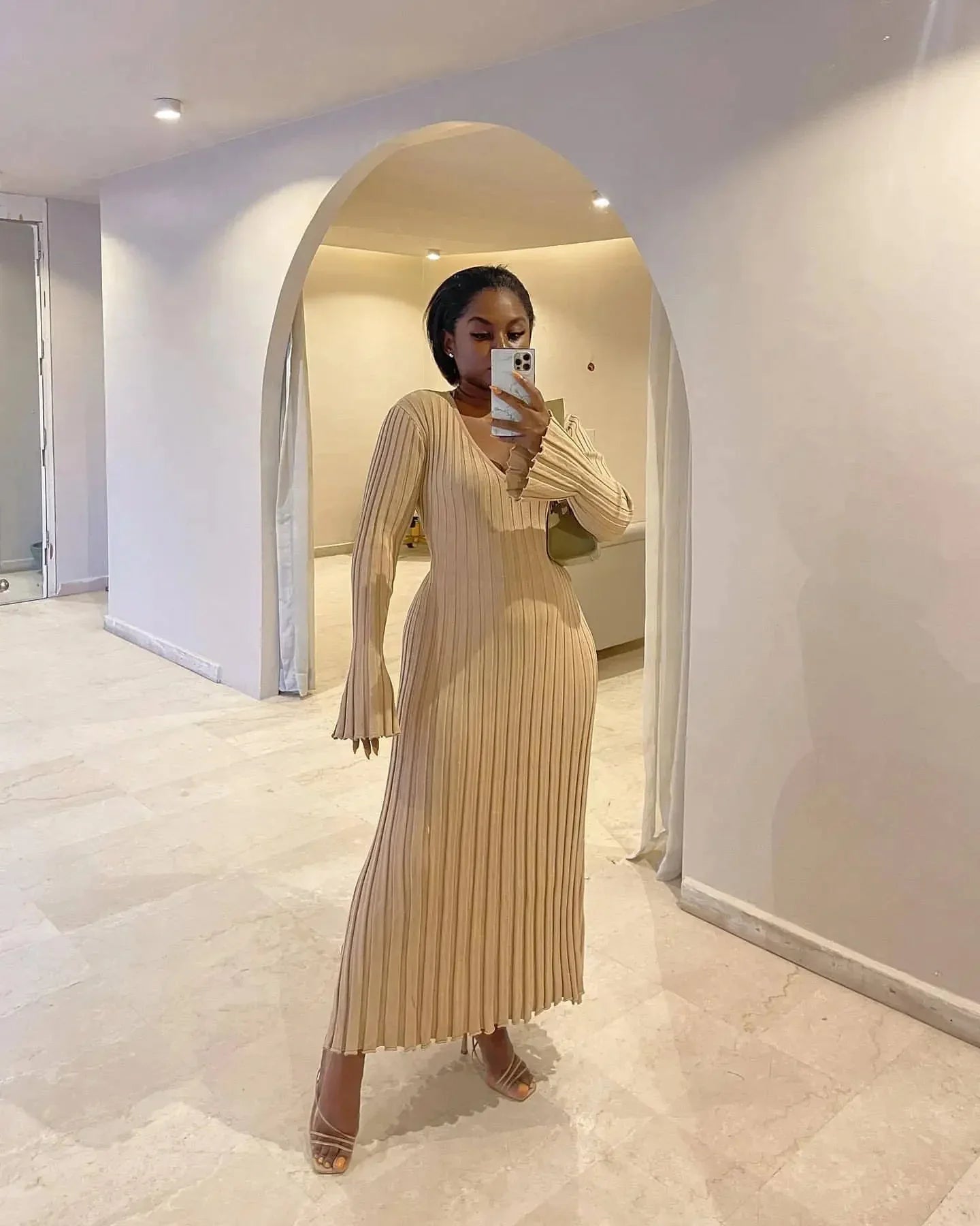 Classic Vintage Dress with a Flattering Fit