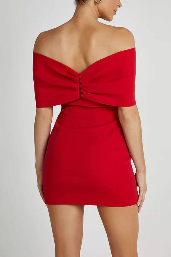 Well Tailored Dress with a Graceful Silhouette