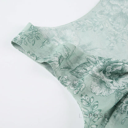 Well Tailored Top with a Graceful Silhouette