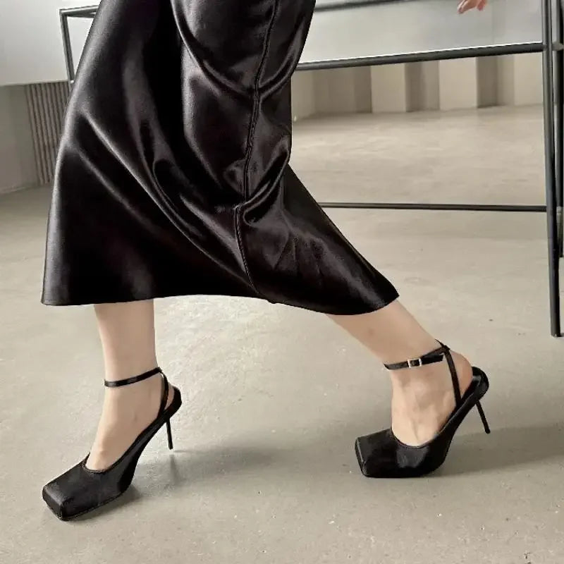 Sophisticated Garment with a Clean Classic Look