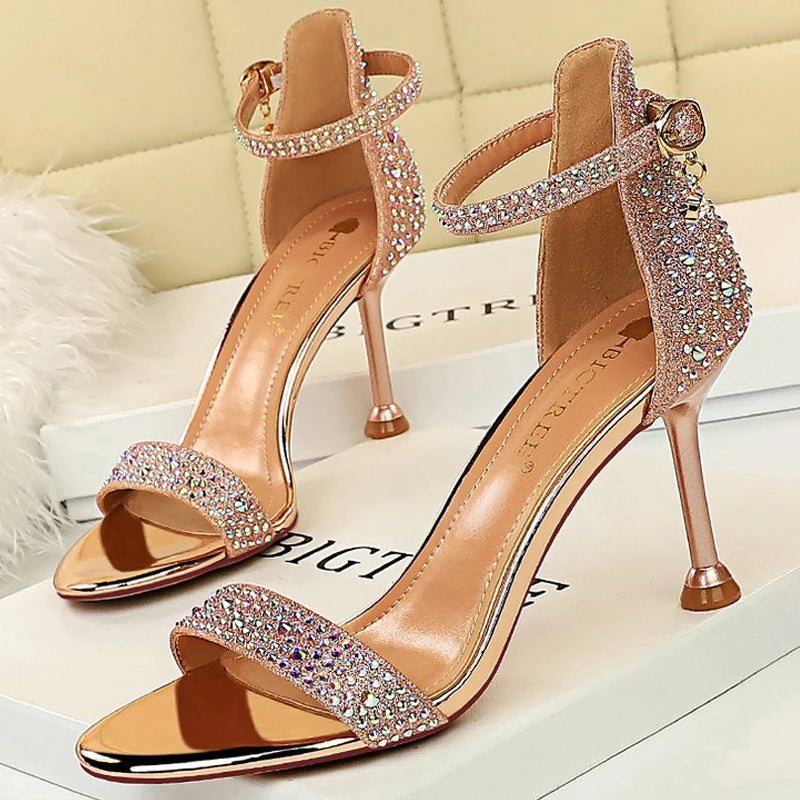 Polished Heels with an Effortless Classic Look