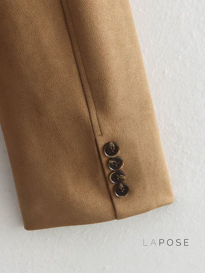 Effortlessly Elegant Garment with a Timeless Design