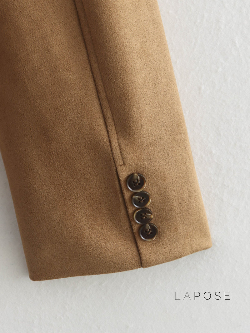 Effortlessly Elegant Garment with a Timeless Design