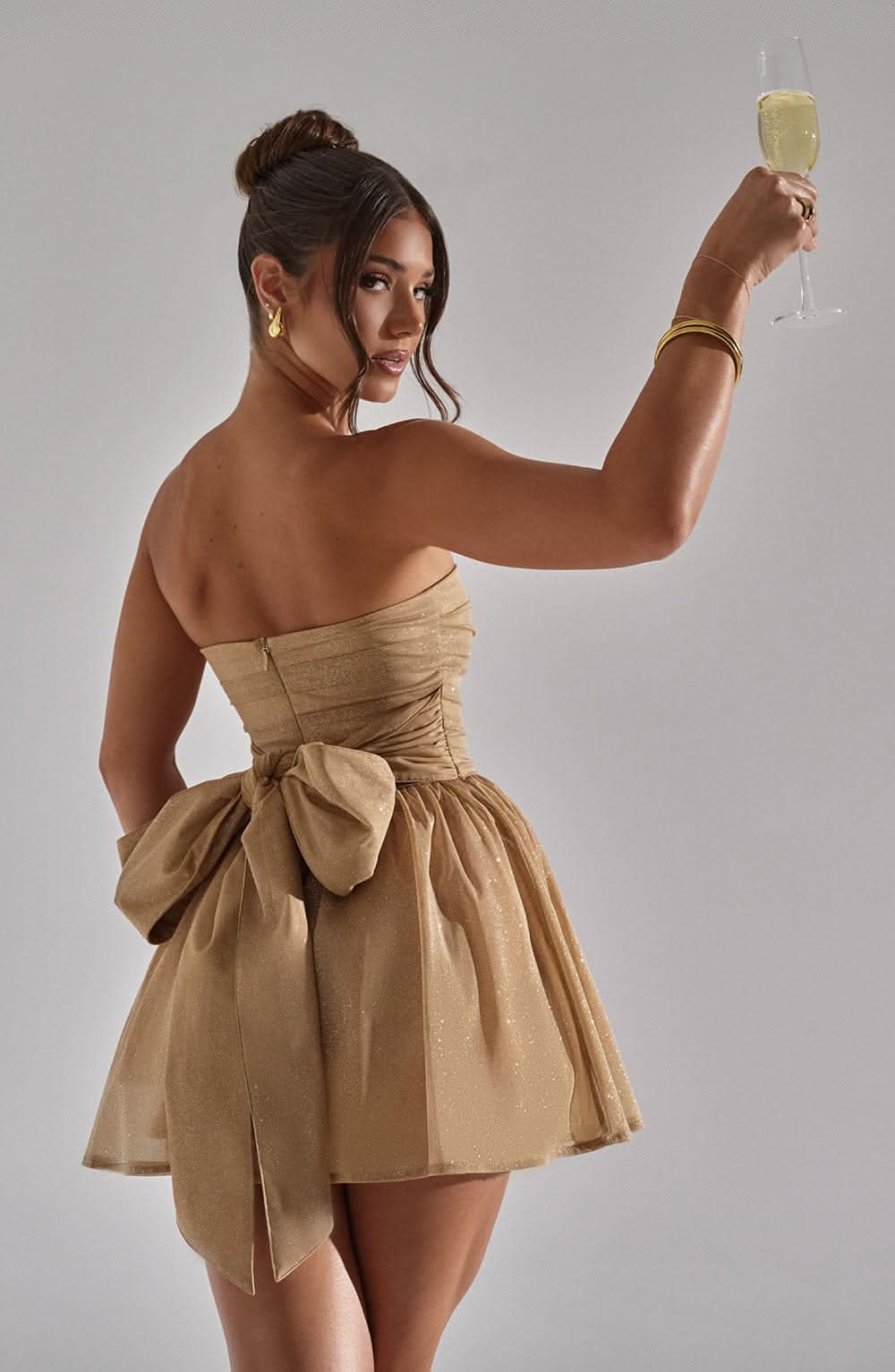 Classic Vintage Dress with a Flattering Fit