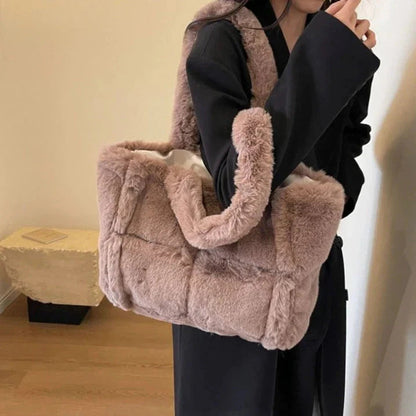 Polished Bag with an Effortless Classic Look