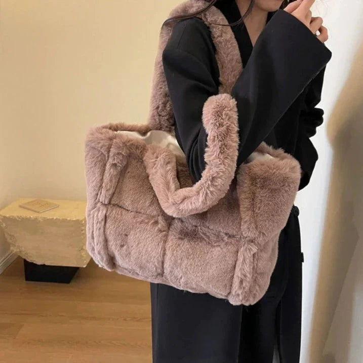 Polished Bag with an Effortless Classic Look