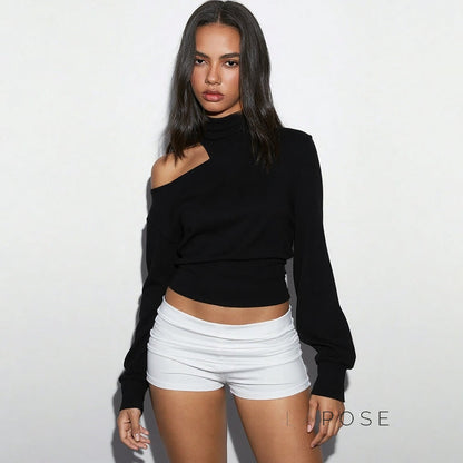 Effortlessly Elegant Top with a Timeless Design