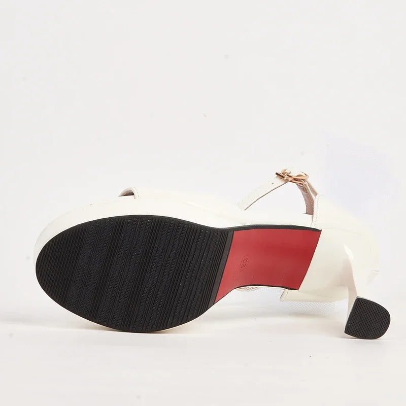 A Vintage Style Heels with Delicate Timeless Details