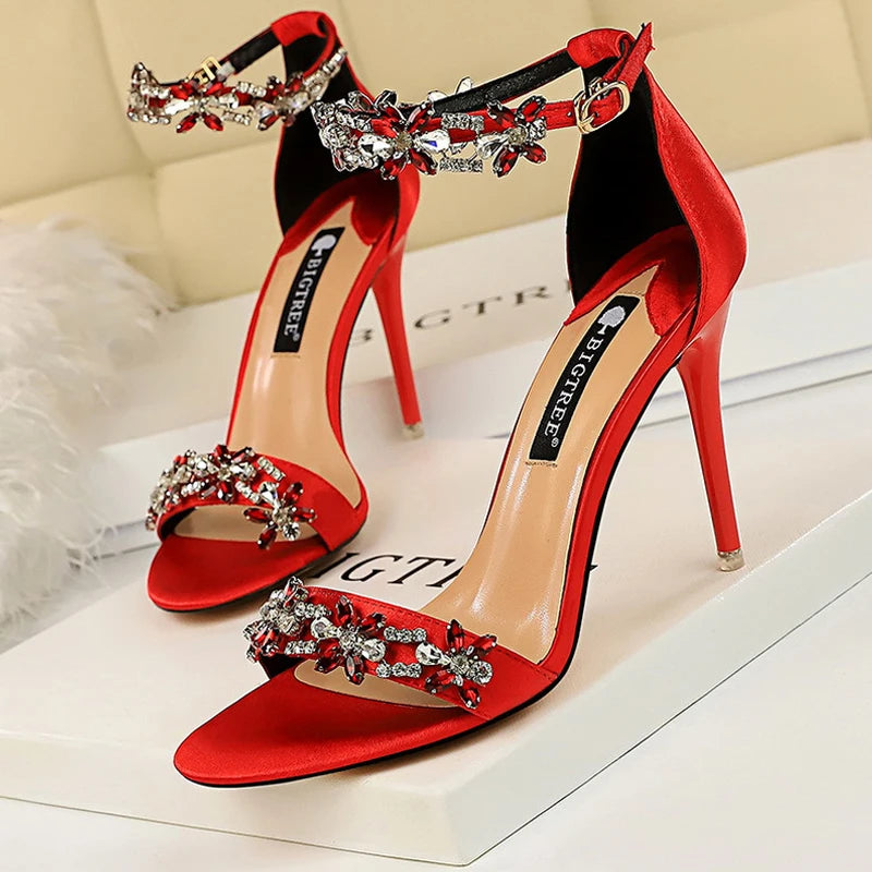 Classic Vintage & Enduringly Stylish Sandals