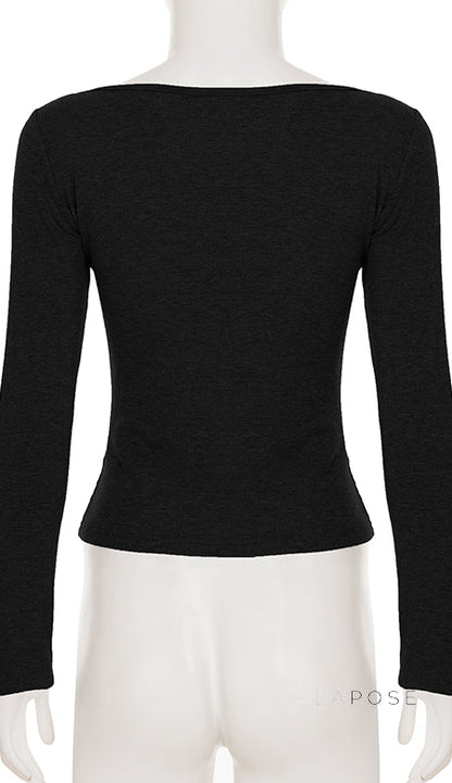 Well Tailored Sweater with a Graceful Silhouette