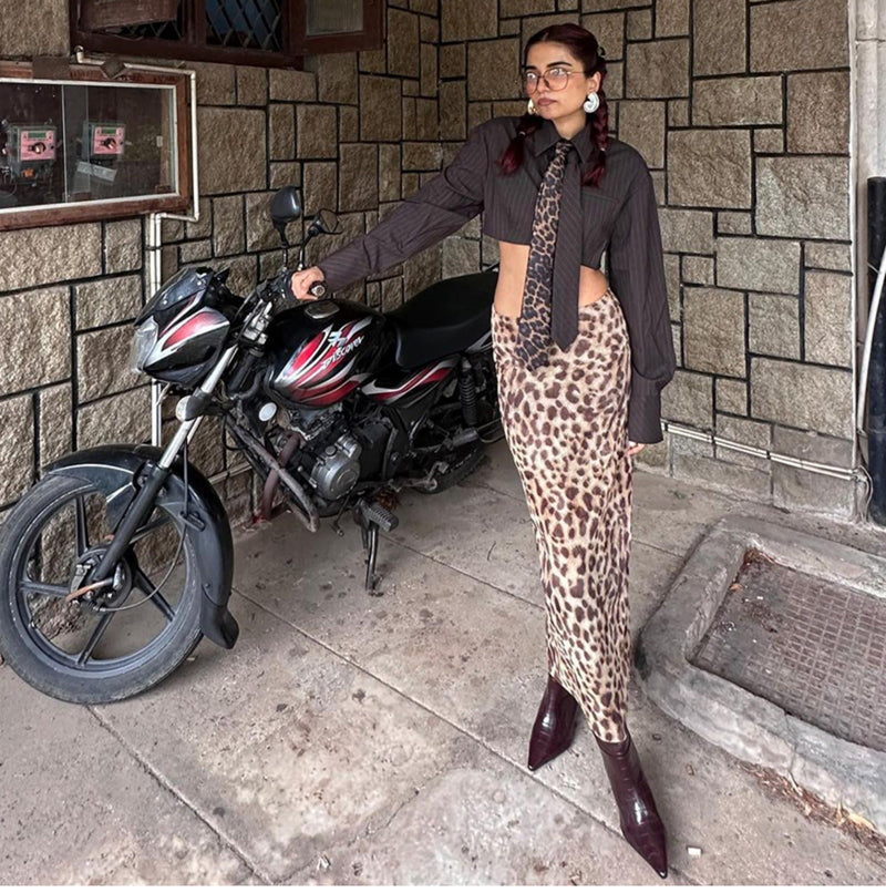 Effortlessly Elegant Garment with a Timeless Design