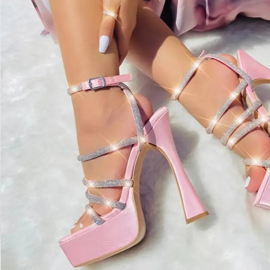 Polished Sandals with an Effortless Classic Look