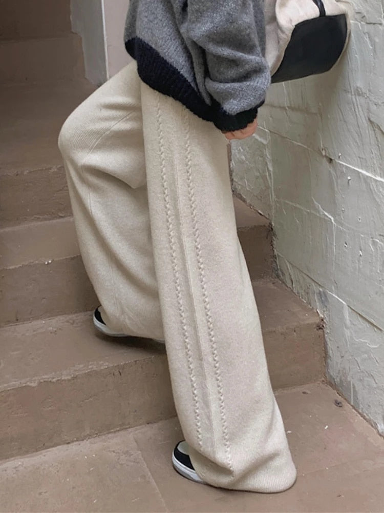 Sophisticated Pants with a Clean Classic Look