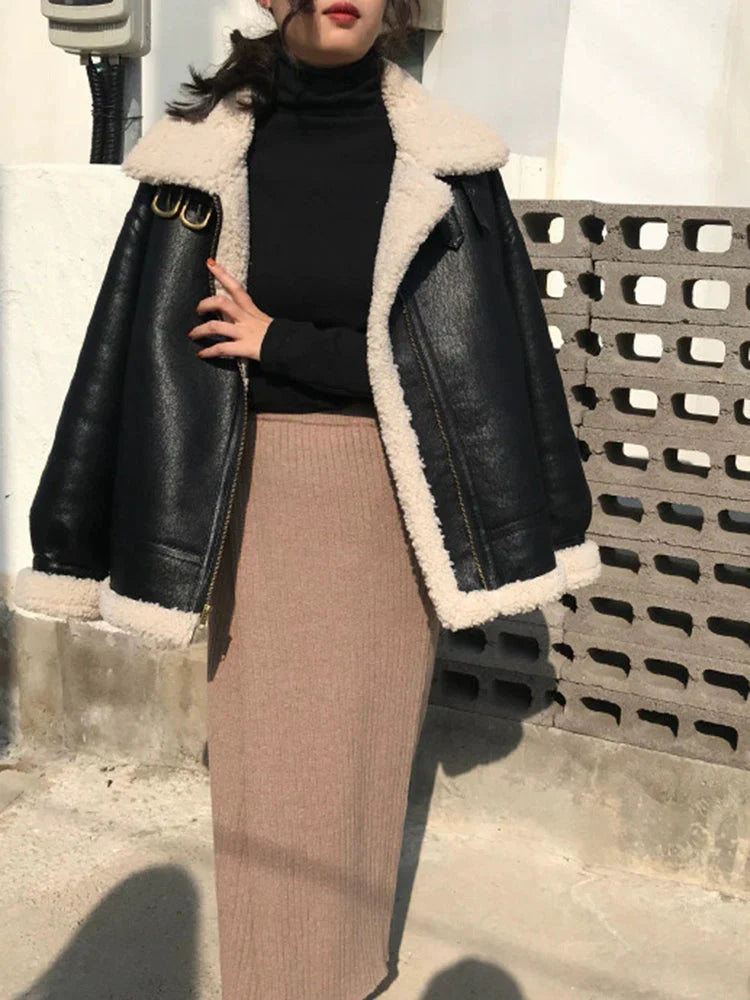 Well Tailored Jacket with a Graceful Silhouette