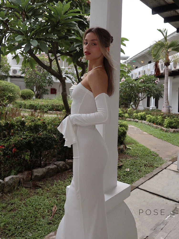 Beautifully Finished Dress in a Timeless Design