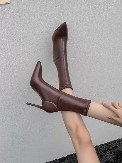 Well Tailored Boots with a Graceful Silhouette