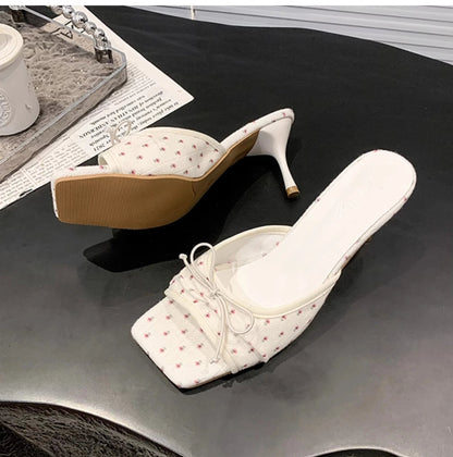 Polished Heels with an Effortless Classic Look