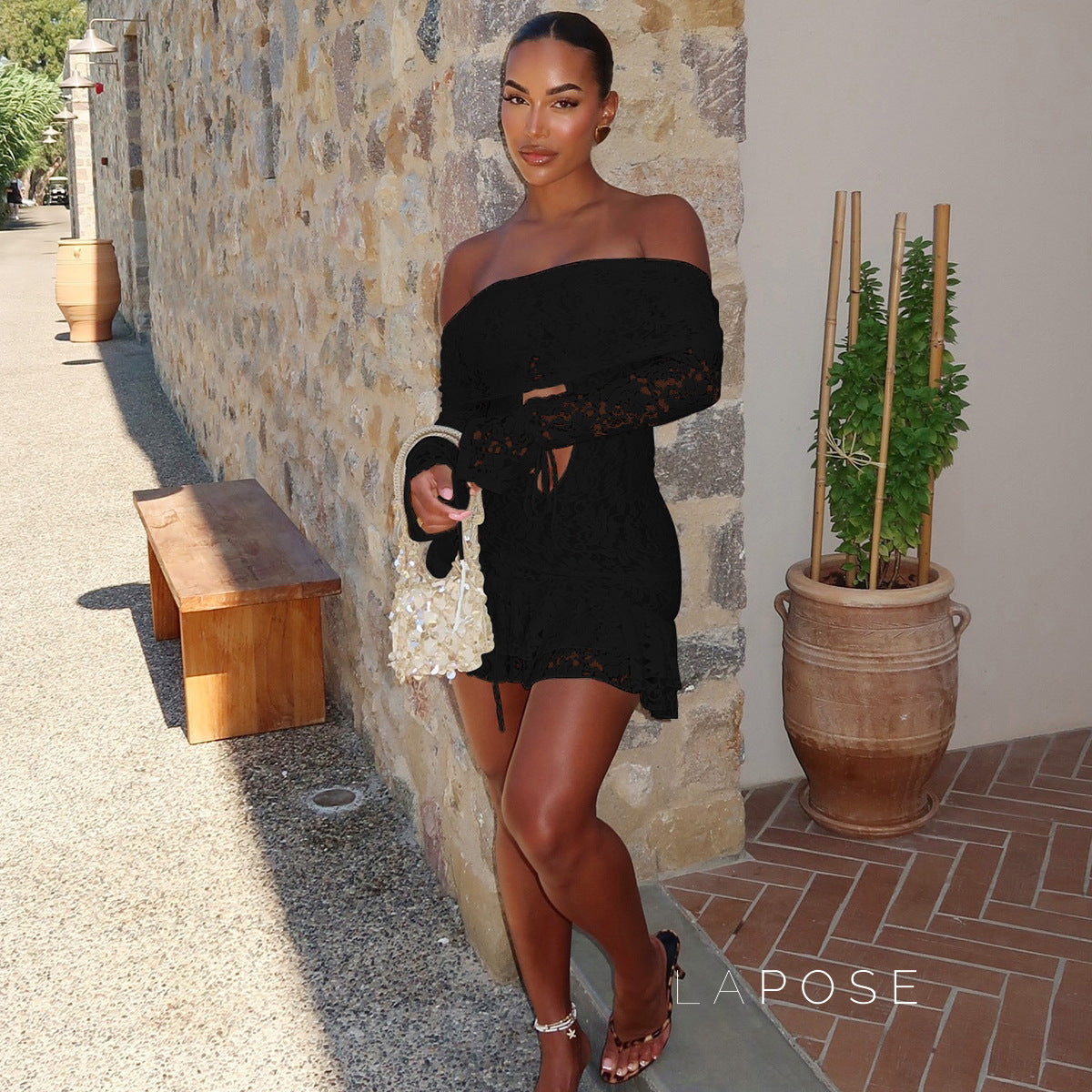 Effortlessly Elegant Dress with a Timeless Design