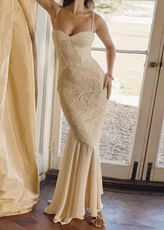 Sophisticated Garment with a Clean Classic Look