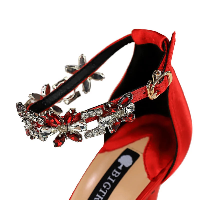 Classic Vintage & Enduringly Stylish Sandals