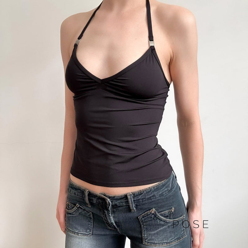 Well Tailored Top with a Graceful Silhouette