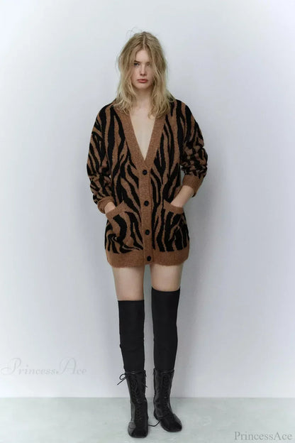 Elegantly Designed Cardigan