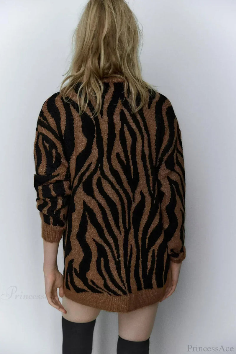 Elegantly Designed Cardigan