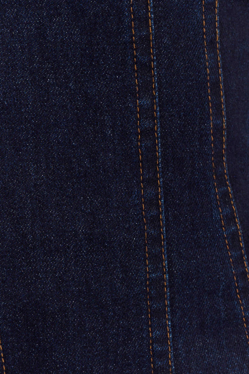 Effortlessly Elegant Garment with a Timeless Design