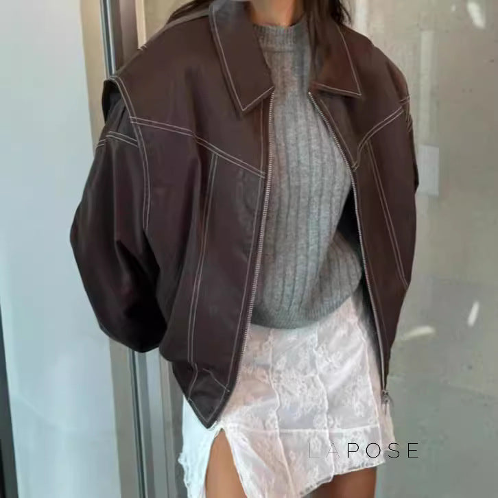 Effortlessly Elegant Jacket with a Timeless Design