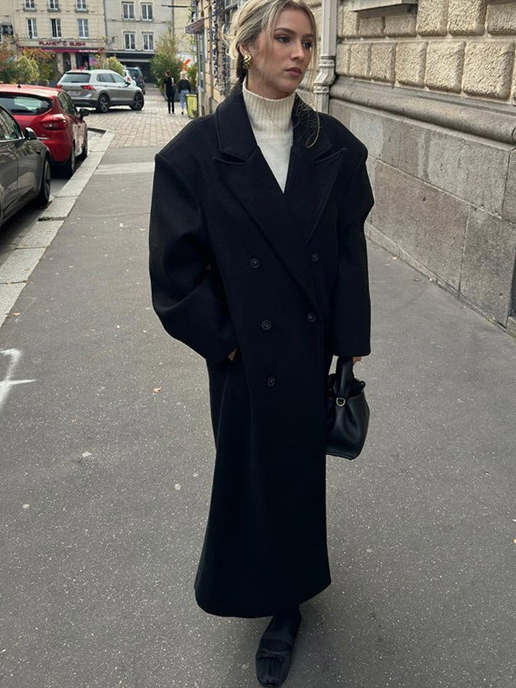 Sophisticated Coat with a Clean Classic Look